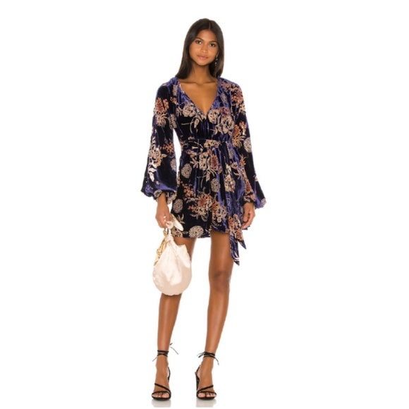 House of Harlow 1960 Dresses & Skirts - HOUSE OF HARLOW 1960 Blue Irwin navy velvet floral mini dress